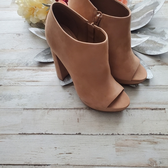 Womens shoes - Picture 4 of 4